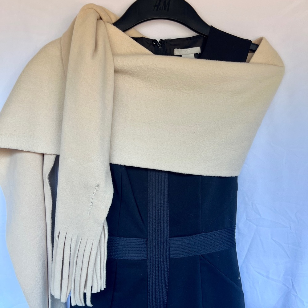 Old Navy Cream Scarf